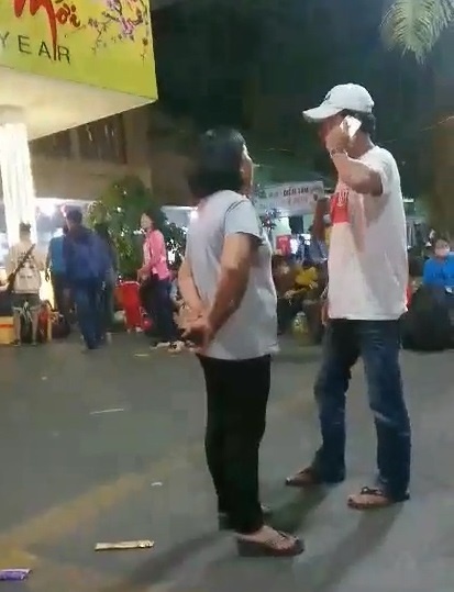 Co ve long hanh o ga Sai Gon, ‘no’ quen nhan vien, ve dau cung co hinh anh