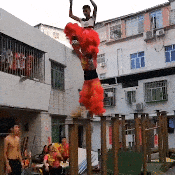 Man tap luyen mua lan nhay chanh dieu luyen hinh anh