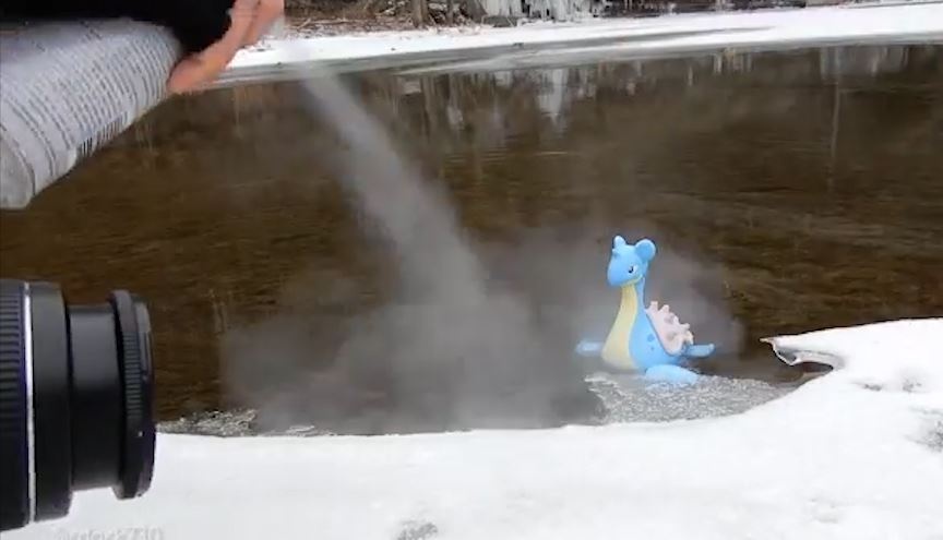 Tai hien canh phim cong phu chi bang do choi ti hon hinh anh