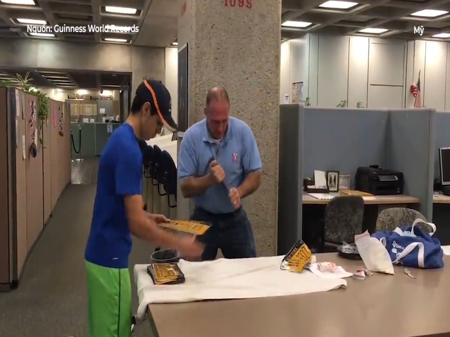 VDV the hinh xe toang 23 bien so xe trong vong mot phut hinh anh