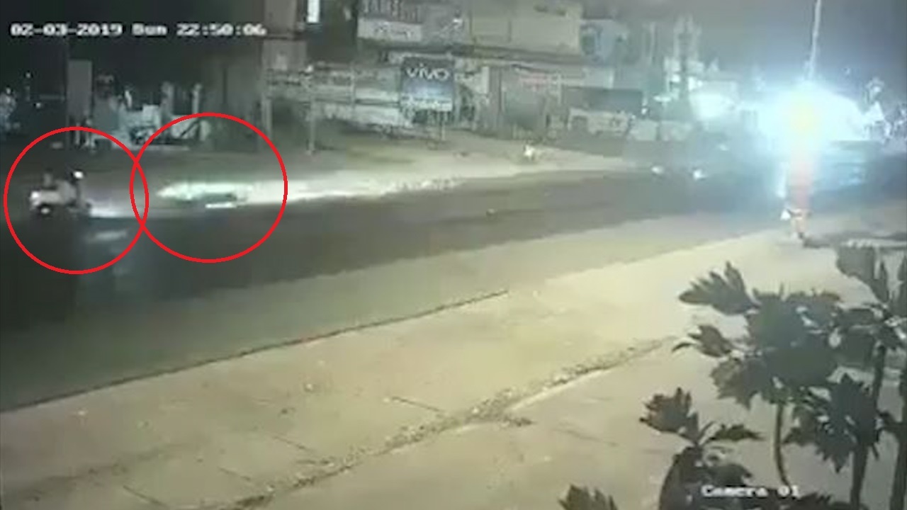 Va cham manh, xe may truot toe lua tren duong hinh anh