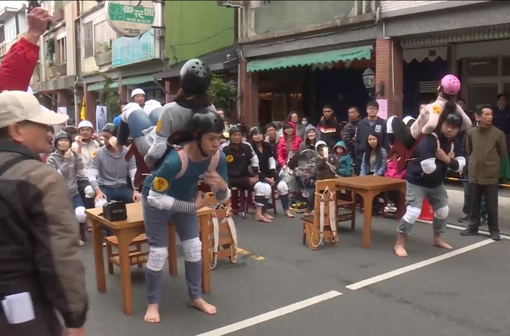 Hai huoc cuoc thi cong vo, nguoi yeu o Dai Loan hinh anh