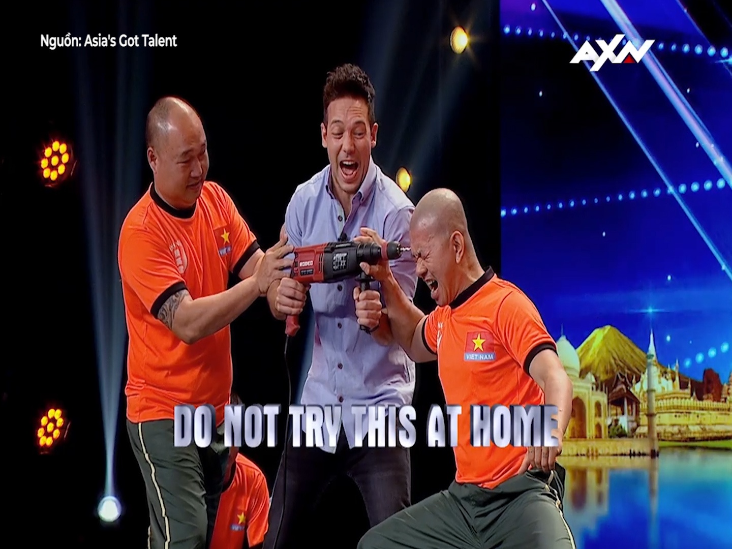 Vo su Viet Nam dung may khoan vao dau tai Asia's Got Talent hinh anh