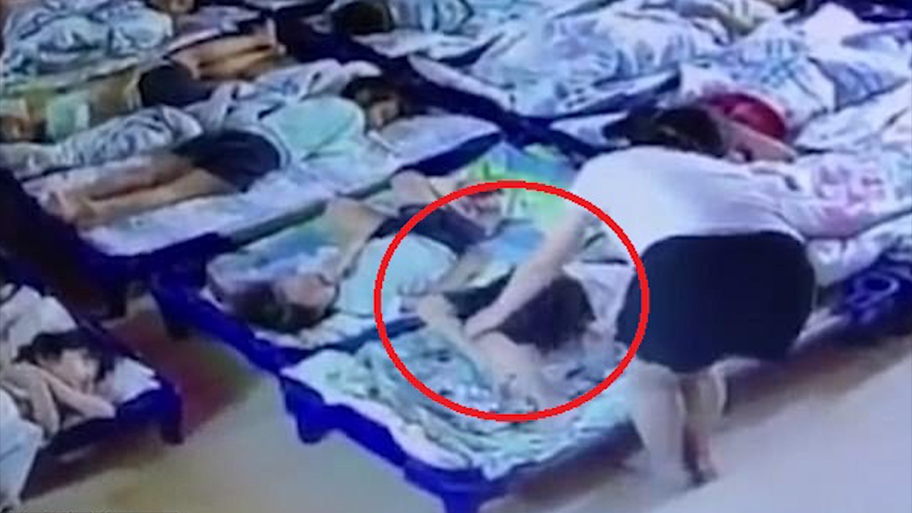 Dung kep giay dam hon 20 tre bam tim nguoi, co giao linh 8 thang tu hinh anh