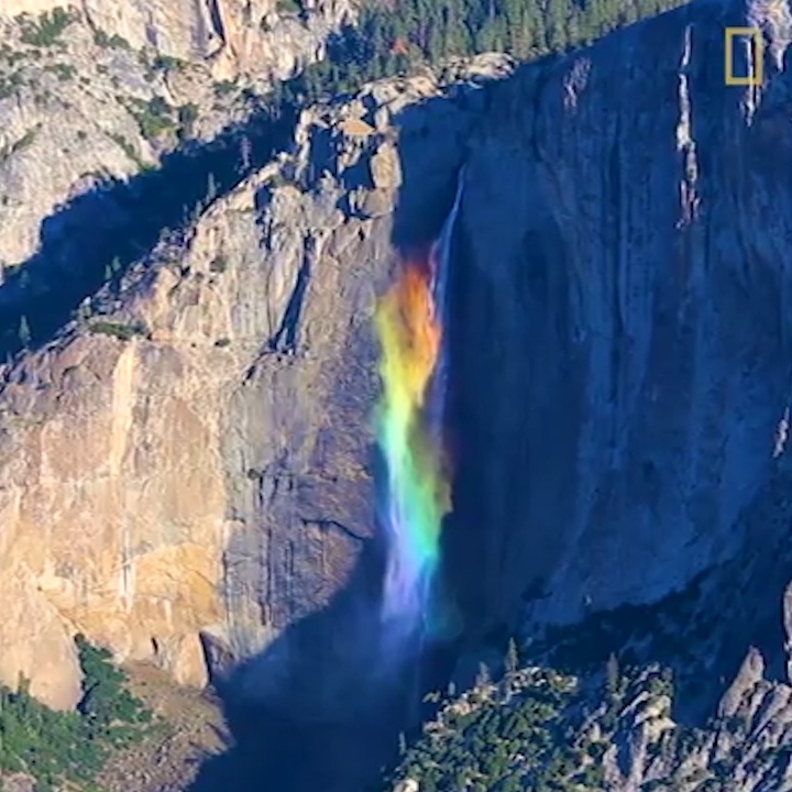 Cau vong dai hon 435 met tren thac nuoc Yosemite hinh anh