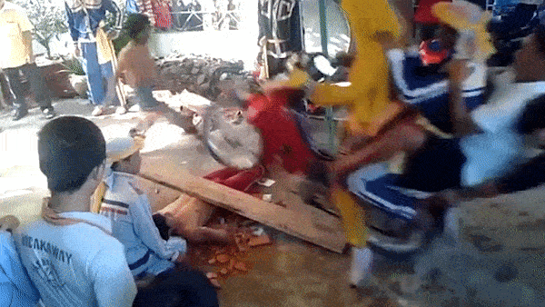 Dong gia Ton Ngo Khong dien xiec loi, ca doi te bat ngua hinh anh