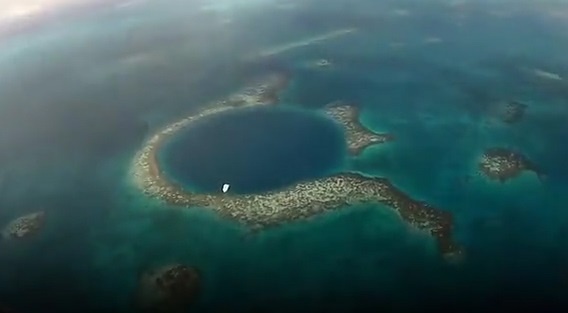 Bi an ho chim khong lo co ‘quai vat’ duoi day dai duong hinh anh