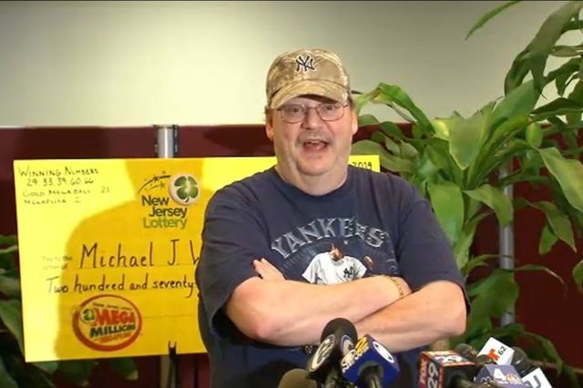 My: Suyt mat 273 trieu USD vi bo quen to ve so doc dac hinh anh