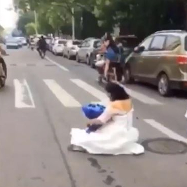 Nhung su co hai huoc trong dam cuoi hinh anh