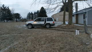 Man tach roi duoi xe SUV 'doc nhat vo nhi' hinh anh