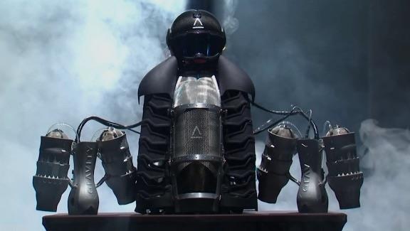 Bo giap phan luc Iron Man co that, bay cao 3,5 km voi toc do 89 km/h hinh anh