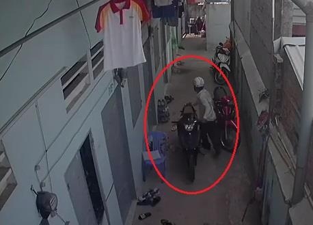 Trom di den cuoi hem 'lua' xe may dat tien de dat ra hinh anh