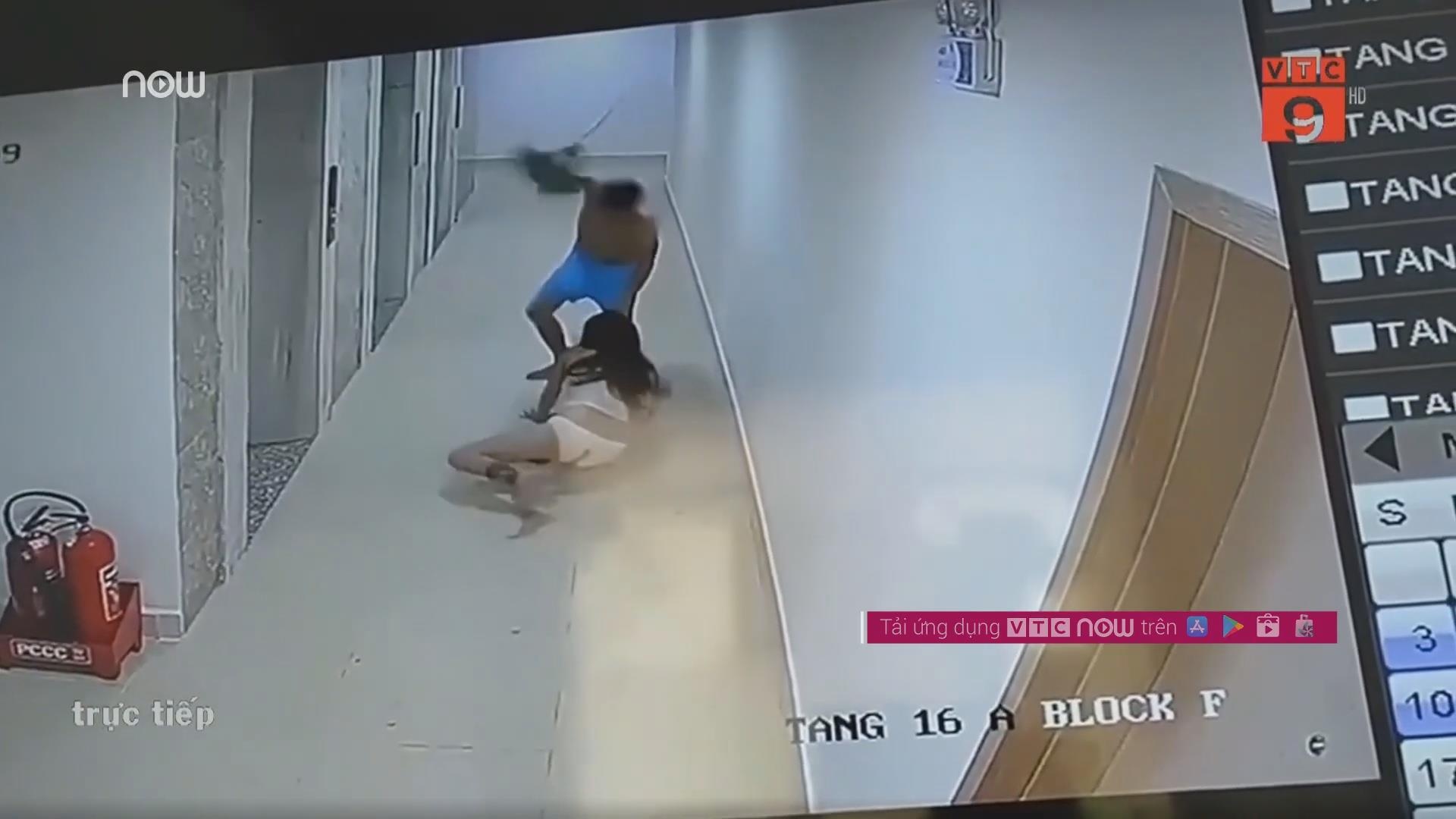 Nguoi phu nu trong bo do ngu bi bao hanh da man o hanh lang chung cu hinh anh