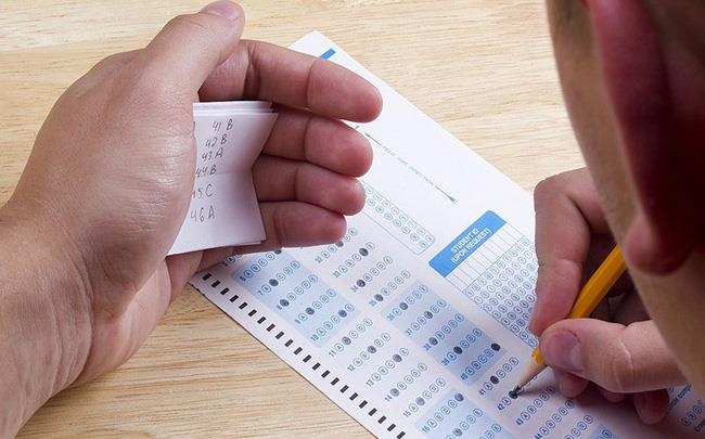 Duoc nang gan 27 diem/3 mon thi, thi sinh gian lan co bi cong khai? hinh anh