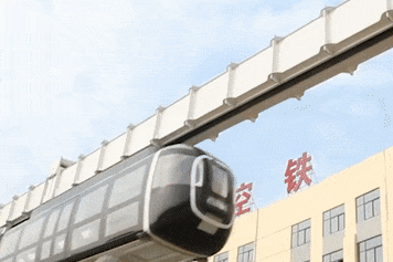 Trung Quoc da co tau dien tren cao chay bang pin hinh anh