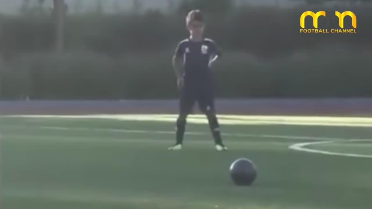 Man trinh dien cua con trai CR7, ghi 58 ban sau 23 tran hinh anh