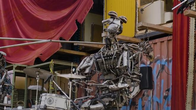 Robot lam tu phe lieu bieu dien 'than thai' nhu nhac cong hinh anh