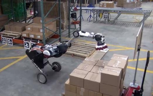 Robot hinh chim xep hang hoa trong tich tac hinh anh