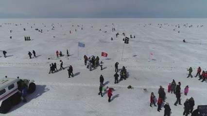 Gan 1.500 nguoi khoan bang cau ca o ho sau nhat the gioi hinh anh