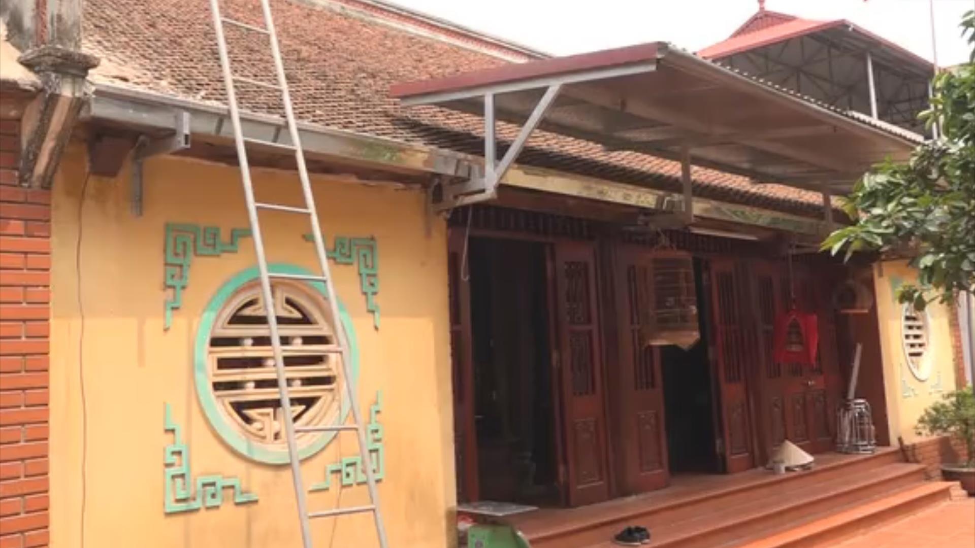 Nha go lim 400 tuoi cua dai gia nuc tieng Kinh Bac: Khong gia nao mua hinh anh