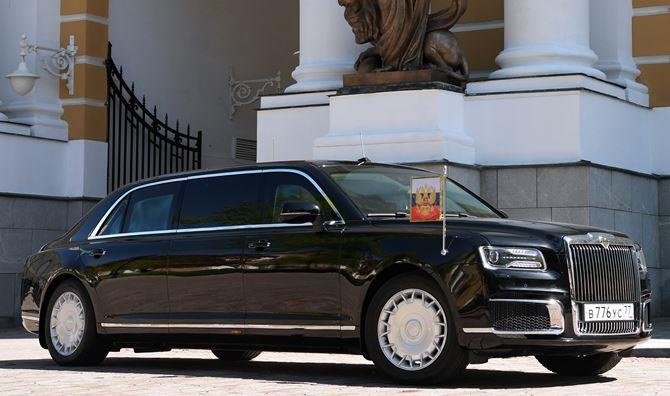 'Sieu xe' Aurus dua TT Putin toi tham nha may Mercedes hinh anh