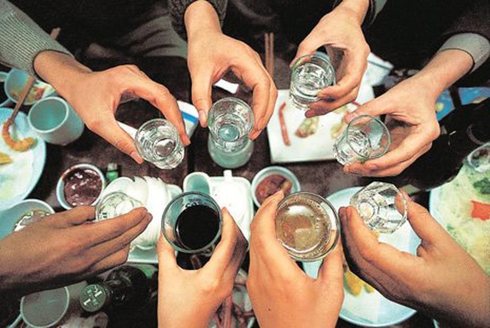 Dieu gi xay ra khi ban say? hinh anh