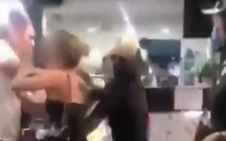 Ngan cuoc au da, co gai bi da nga nhao ra san o Quang Nam hinh anh