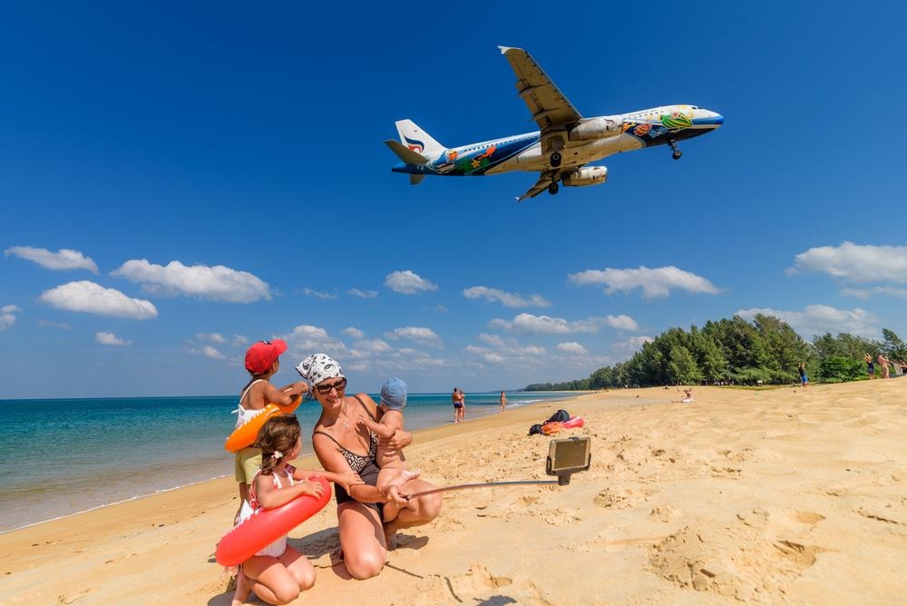 Chup anh tren bai bien nay o Thai Lan, du khach co the bi tu hinh hinh anh