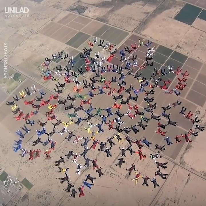 Hon 200 van dong vien nhay du lieu minh thiet lap ky luc hinh anh