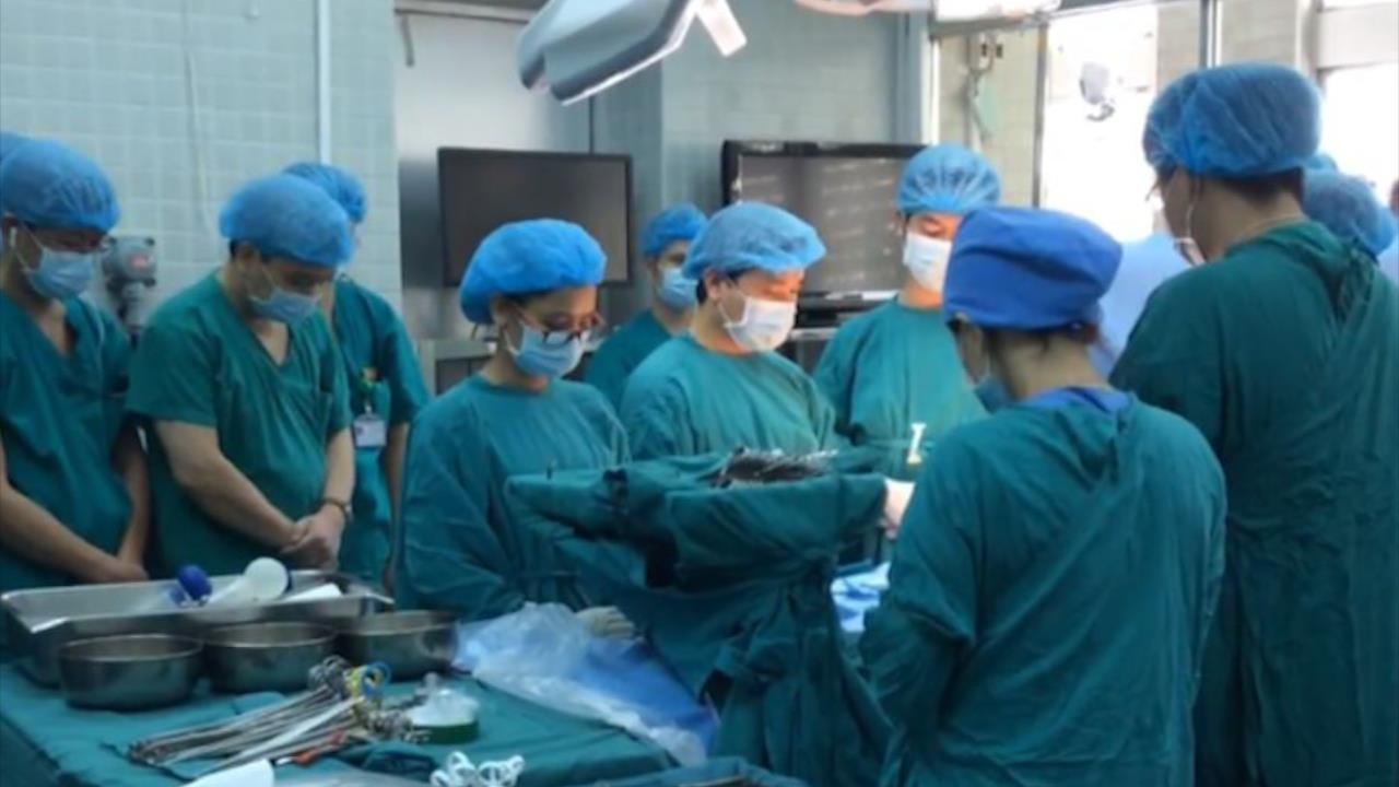 Noi tang hien tang bi ban o 'cho den' tai My hinh anh