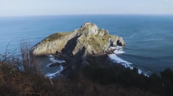 Tham vung dat bi an cua 'Me Rong' trong Game of Thrones hinh anh