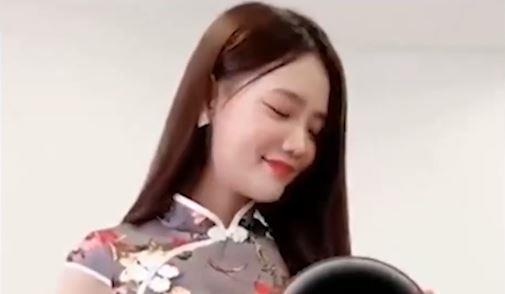 Dich vu mua clip de 'song ao', gia vo giau co o Trung Quoc hinh anh