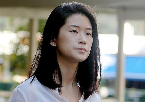 Giup hoc sinh gian lan thi cu, giao vien Singapore linh an 3 nam tu hinh anh