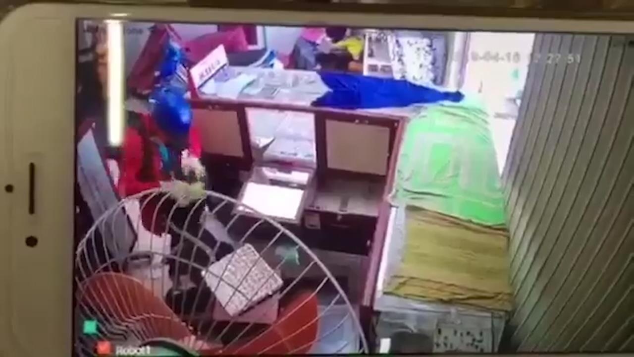 Cuop tiem vang gap ngay ba chu 'cung' hinh anh