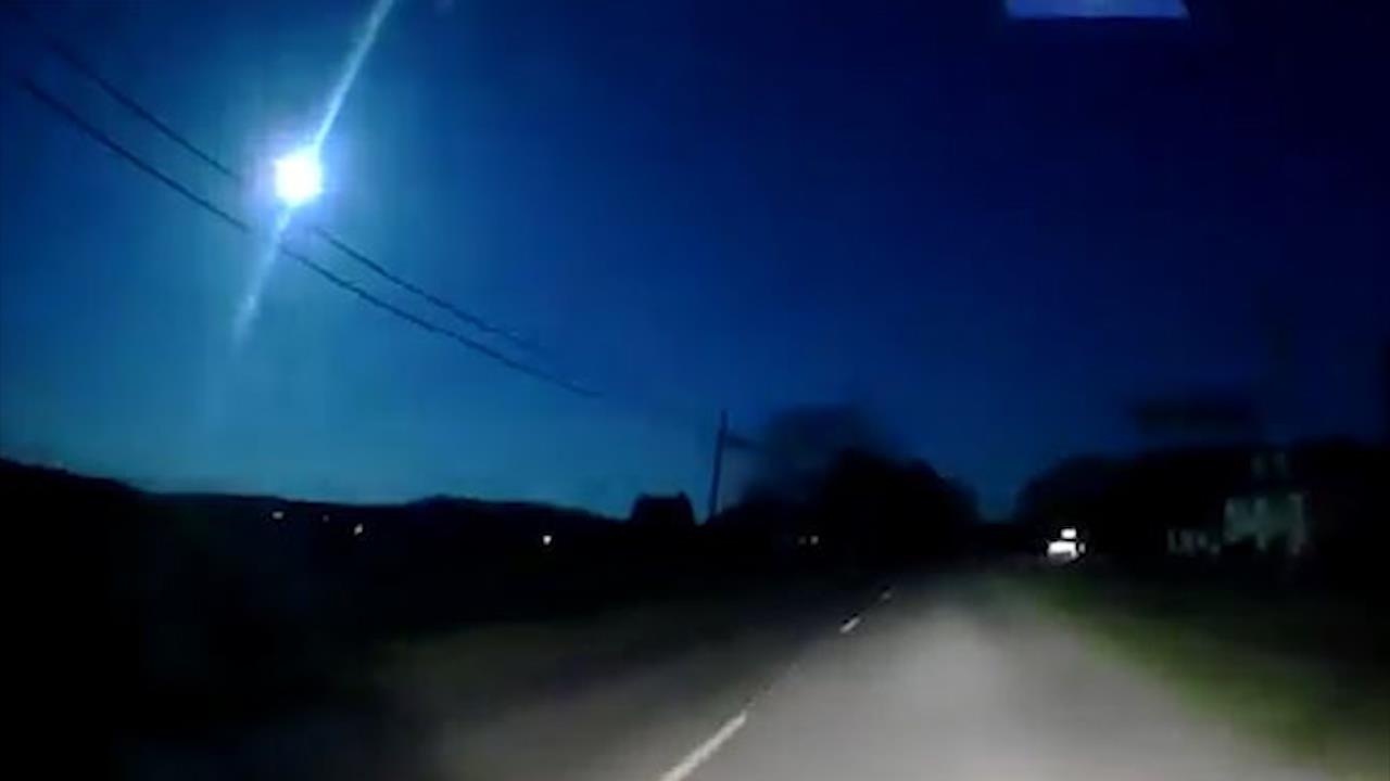 'Qua cau lua mau xanh' bat ngo vut sang bau troi My hinh anh