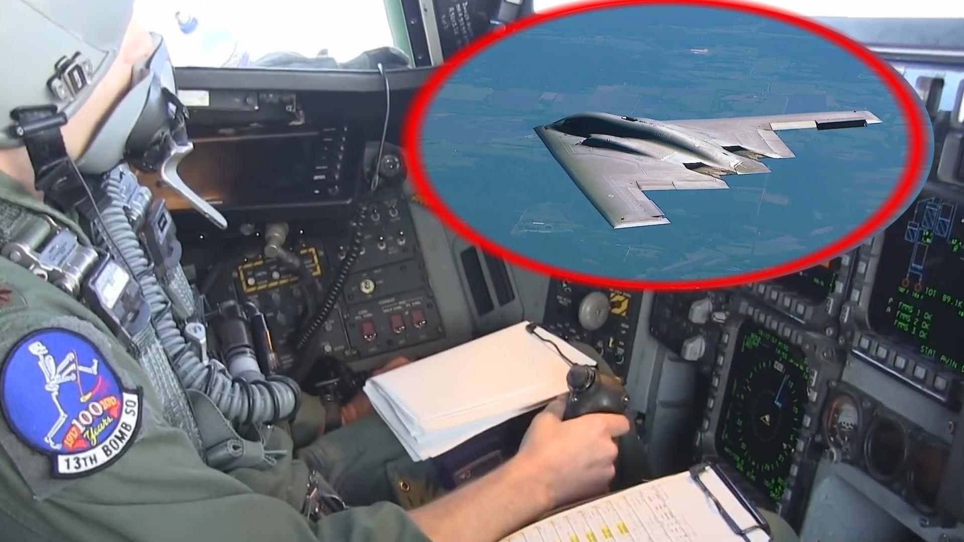 Ben trong may bay B-2 Spirit, vu khi tren khong bi mat nhat cua My hinh anh