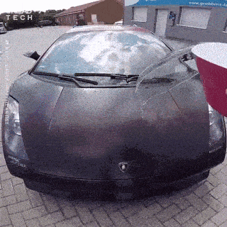 Xe tu doi mau son khi bi do nuoc hinh anh