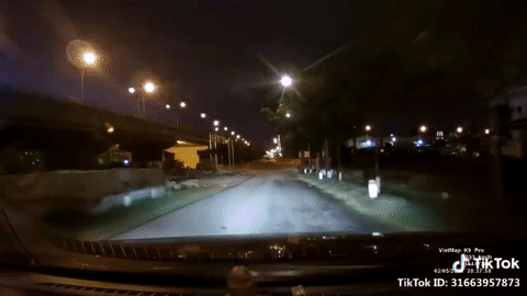 Tia set danh trung dinh toa nha Landmark 81 hinh anh