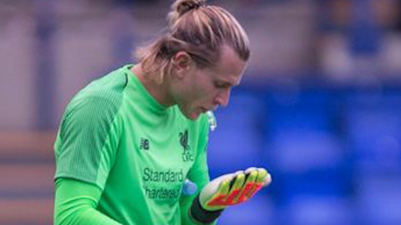 Tai sao thu mon lai hay nho nuoc bot vao gang tay? hinh anh