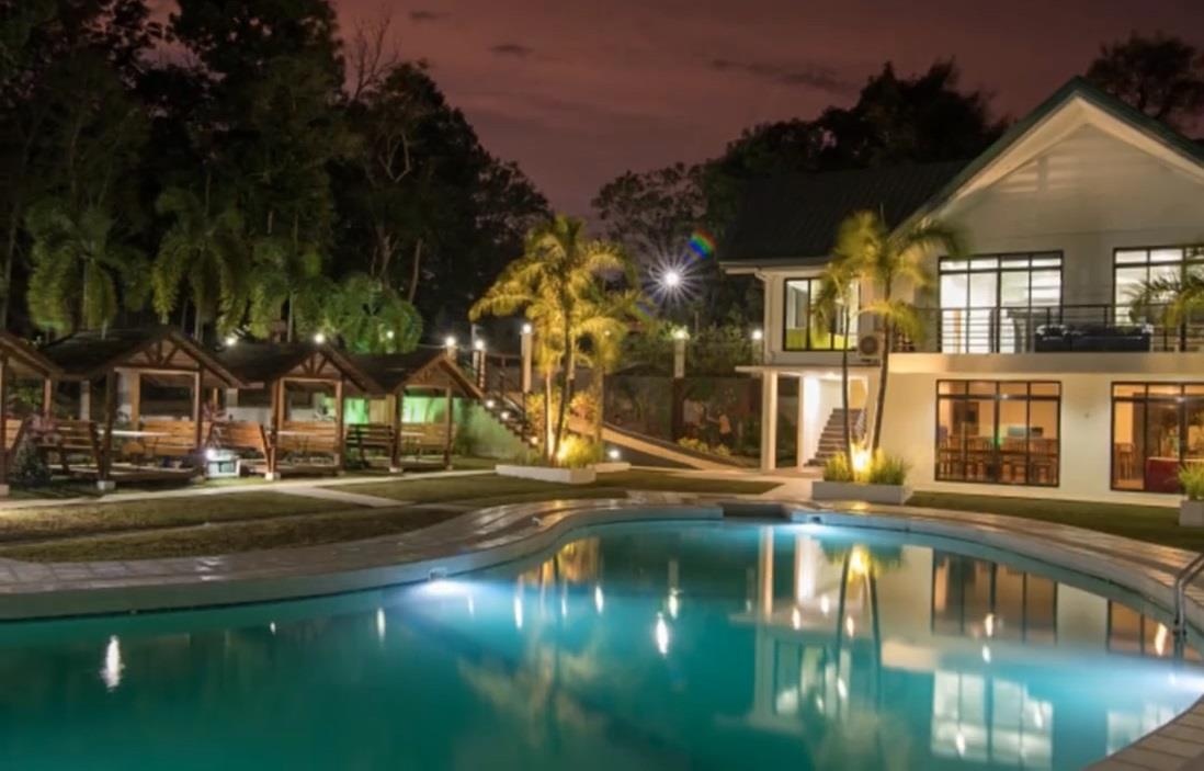 Khach san cam cac doi tinh nhan ngu chung phong hinh anh