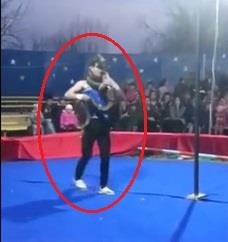 Dien vien xiec bi tran siet co bat tinh hinh anh