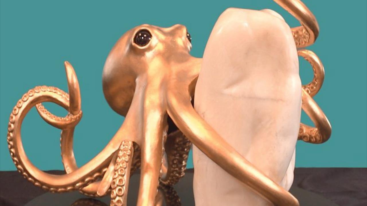 Vien ngoc trai nang 27 kg tri gia 200 trieu USD hinh anh