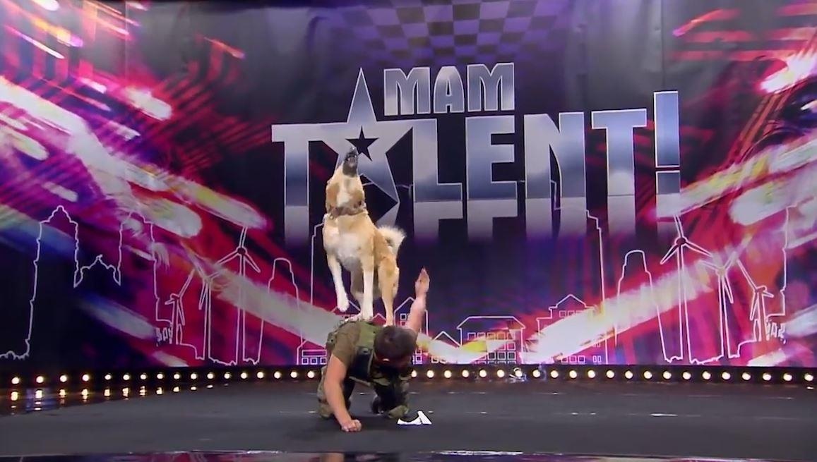 Chu cho cung nhay voi chu tren sau khau tai nang cua Ba Lan hinh anh