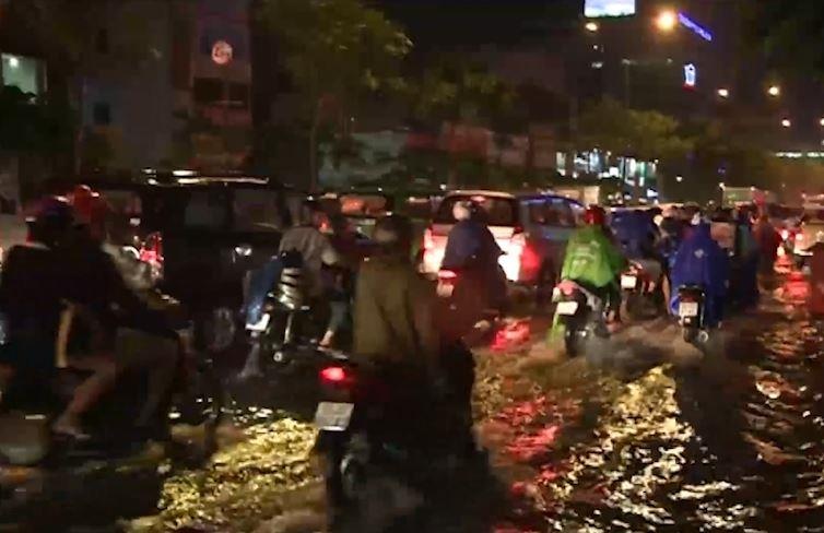 Mua lon gay ngap ung nhieu noi tai mien Nam hinh anh