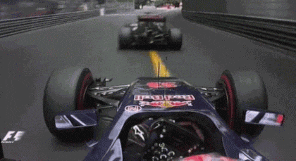 Tai sao cac xe dua F1 khong co tui khi ben trong? hinh anh