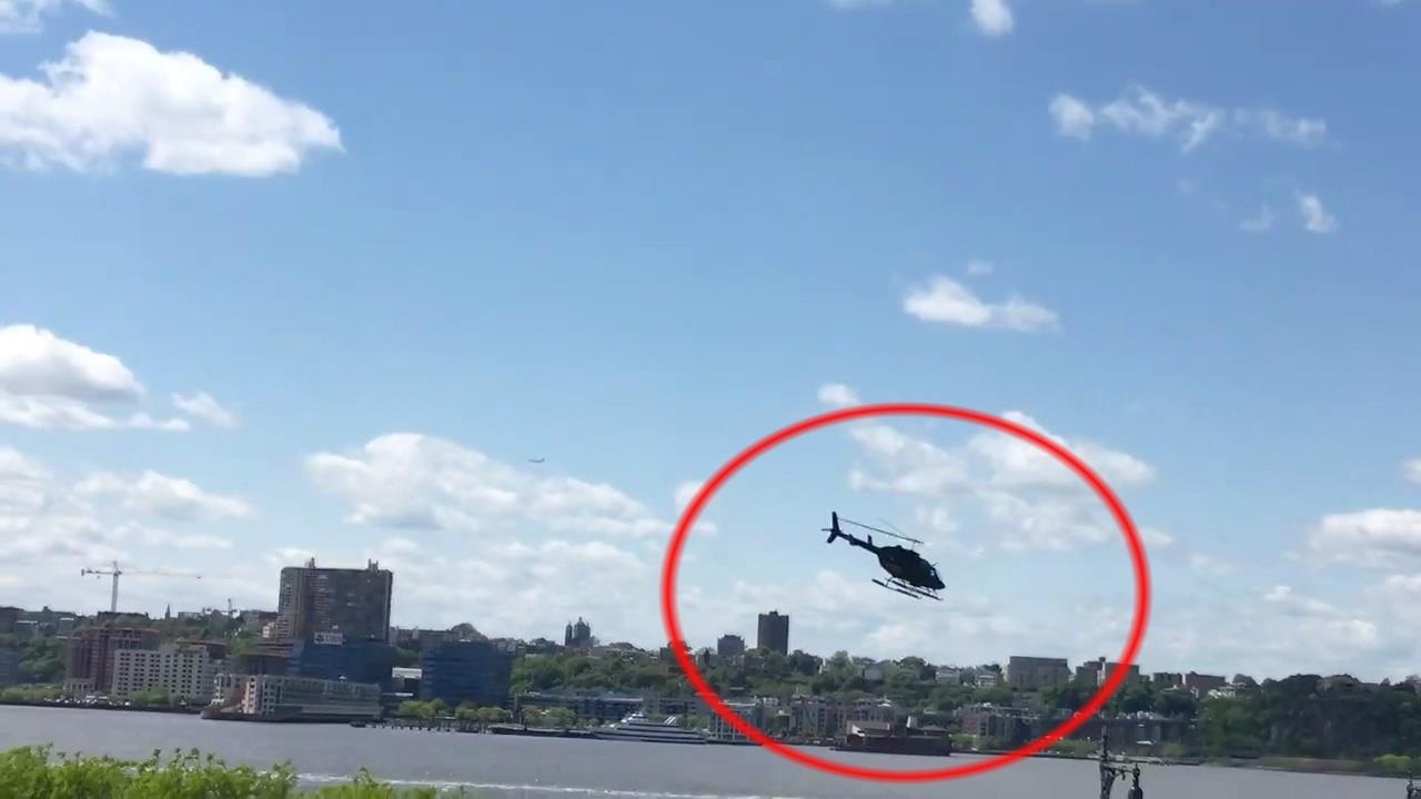 Truc thang mat lai xoay vong roi lao thang xuong song tai My hinh anh