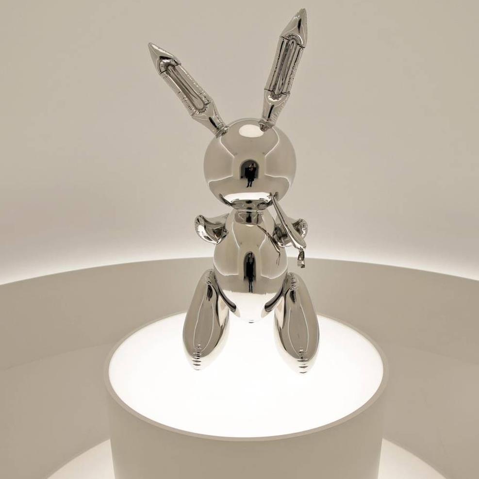 Buc tuong thep 'tho khong mat' duoc ban gan 100 trieu USD hinh anh