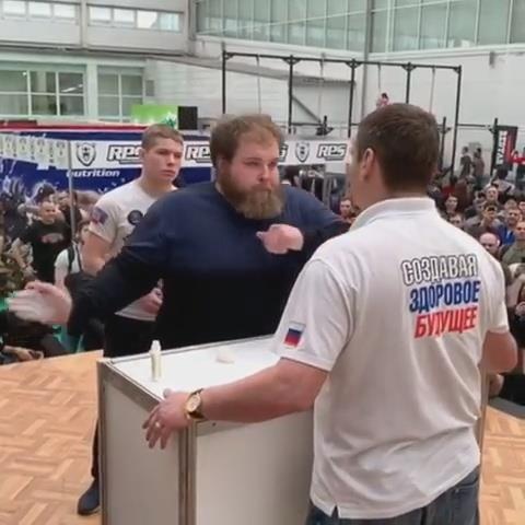 Giai vo dich tat nhau day dau don tai Nga hinh anh