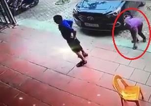 Tai xe lai xe sang nhat vi roi khong tra lai cho chu dung ngay canh hinh anh