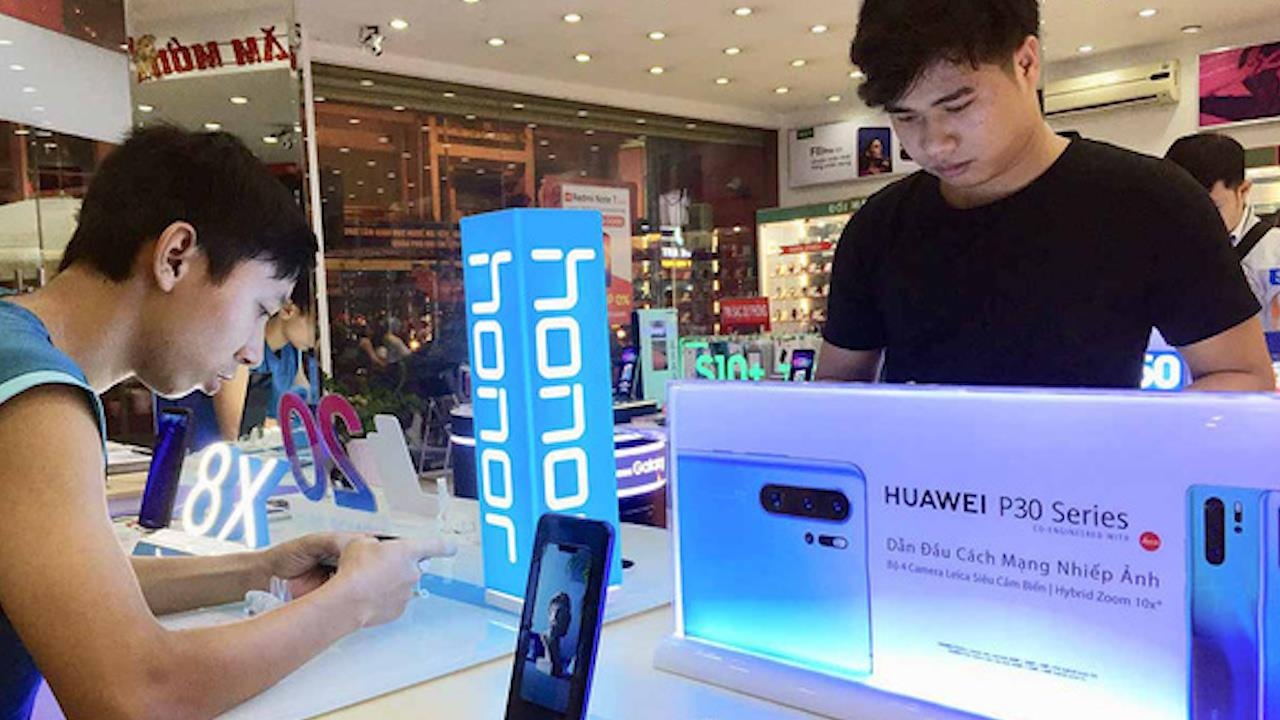 Google 'nghi choi', dien thoai Huawei o Viet Nam bi tra ep gia re mat hinh anh